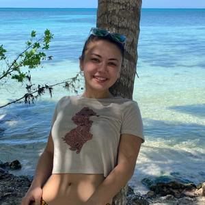 Meet your Posher, Caroline